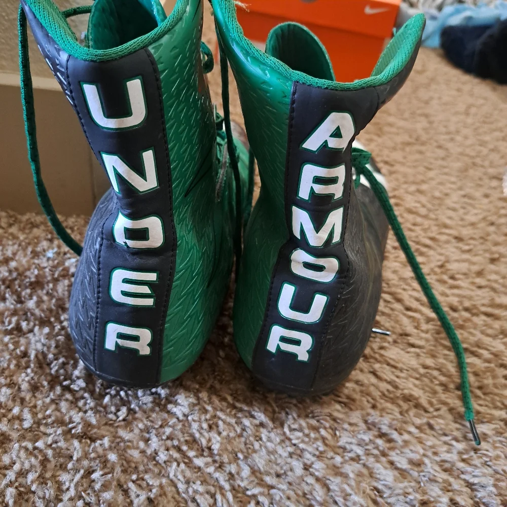 Under Armour Mens Green‎ and Black Cleats Size 13.5